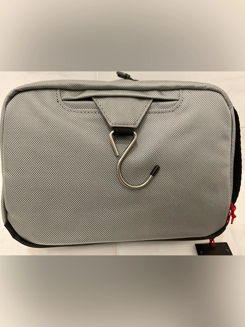NEW Tumi ALPHA BRAVO 9.5” RESPONSE Travel Kit Dopp Toiletry Kit -PEARL GRAY MESH
